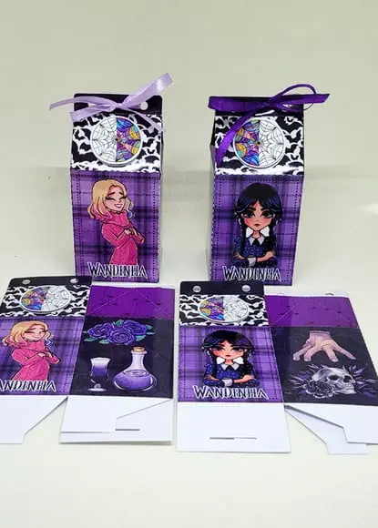 Kit 14 Caixas Milk Wandinha com Aplique 3d
