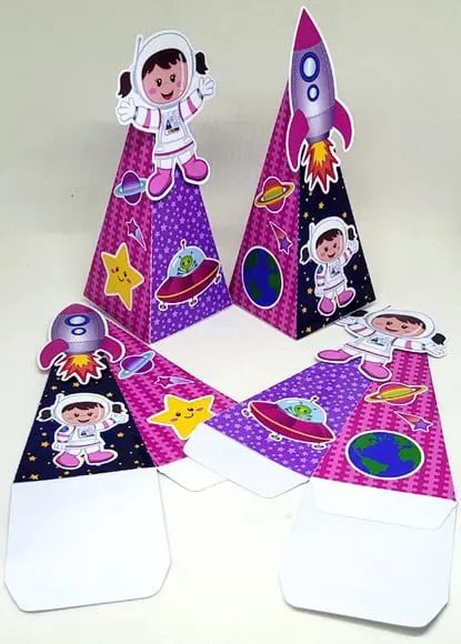 Kit 14 Caixas Pirâmide Astronauta Menina com Aplique 3d