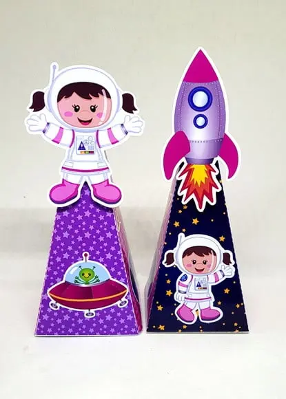 Kit 14 Caixas Pirâmide Astronauta Menina com Aplique 3d