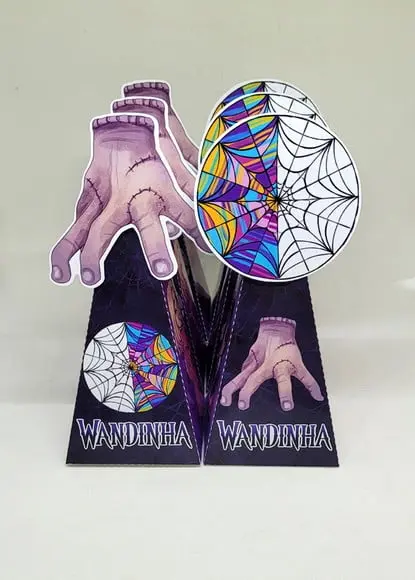 Kit 14 Caixas Pirâmide Wandinha com Aplique 3d