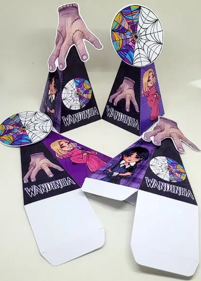Kit 14 Caixas Pirâmide Wandinha com Aplique 3d