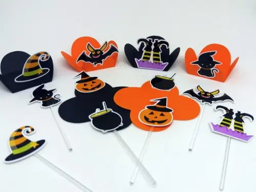 Kit com 60 itens Forminhas e Toper Docinhos Hallowen