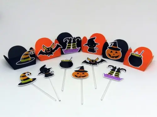 Kit com 60 itens Forminhas e Toper Docinhos Hallowen
