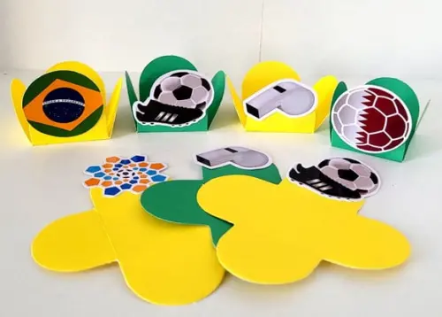 Kit Nº 2 Forminhas + Toper Docinhos c/ 60 Itens Copa 2022