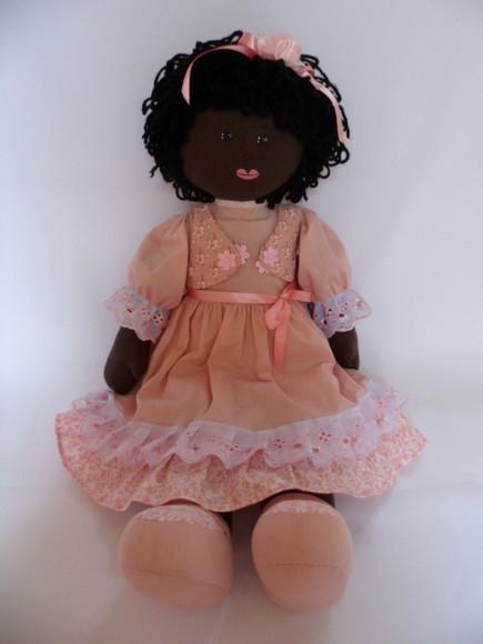 Boneca de pano grande 55 cm negra.