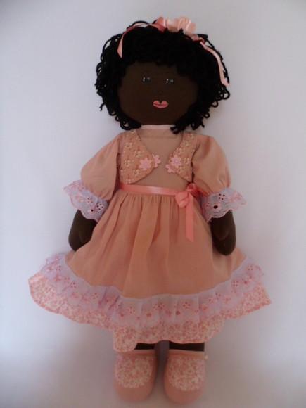 Boneca de pano grande 55 cm negra.