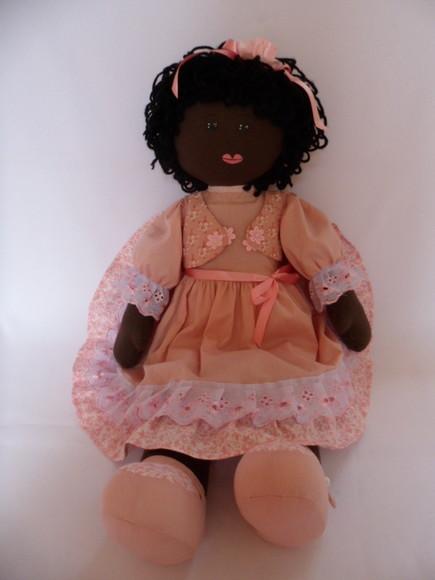 Boneca de pano grande 55 cm negra.