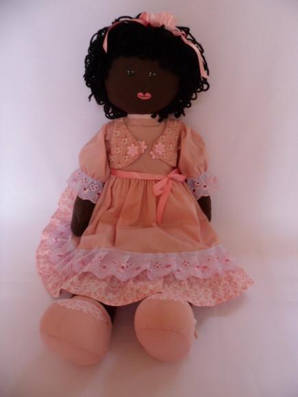 Boneca de pano grande 55 cm negra.