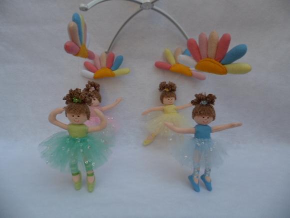 Móbile berço musical bailarinas.