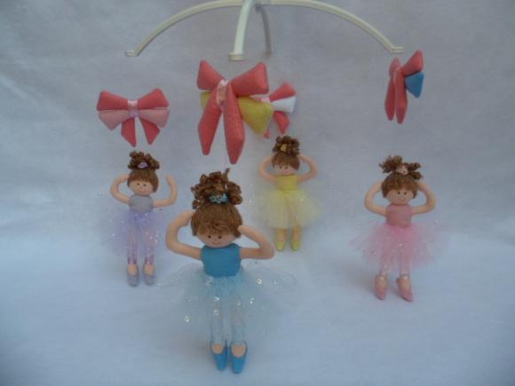 Móbile de berço musical bailarinas