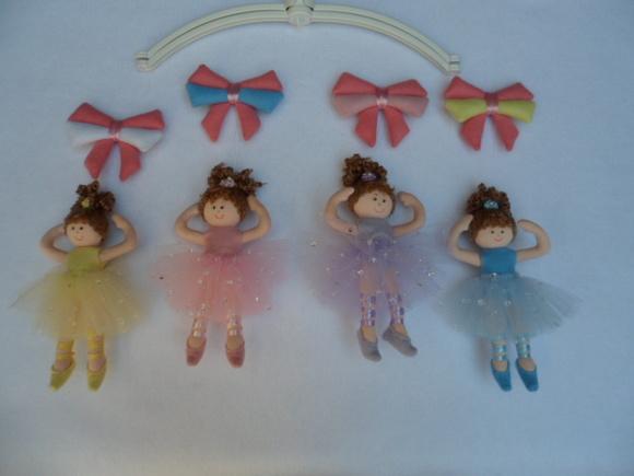 Móbile de berço musical bailarinas