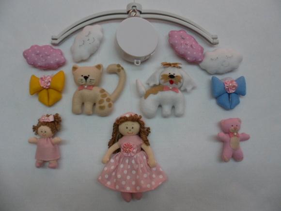 Móbile de berço musical menina.