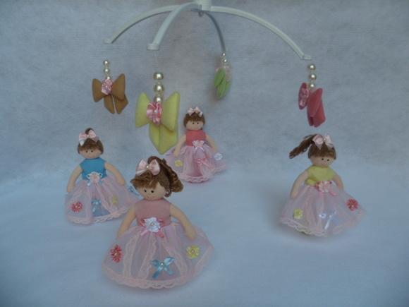 Móbile de berço musical menina.