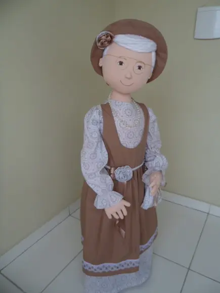 Boneca de Pano 1m e 20 cm para Decorar Articulada para de Pé