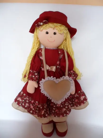 Boneca de pano grande