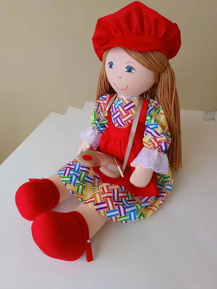 Boneca de Pano Grande Pintora