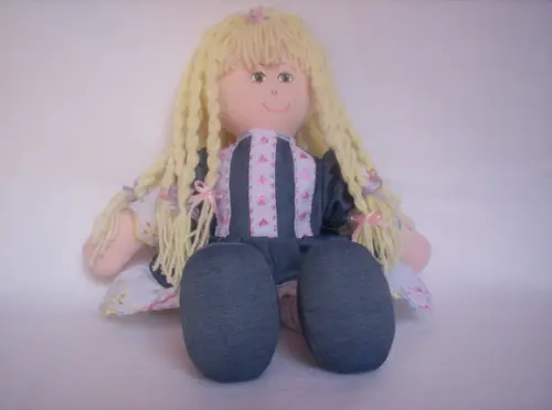 Boneca de pano menina