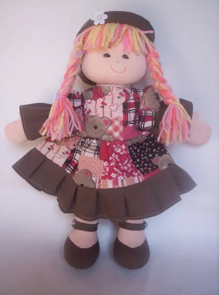 Boneca de pano menina