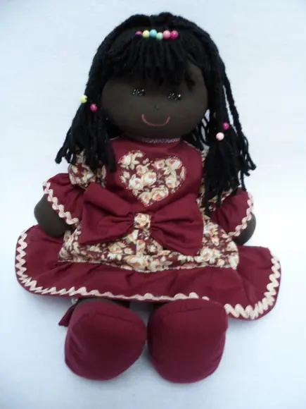 Boneca de Pano negra