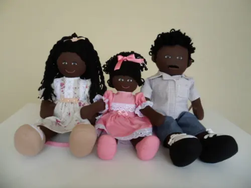 Bonecos de Pano Familia Pedagógica Negra