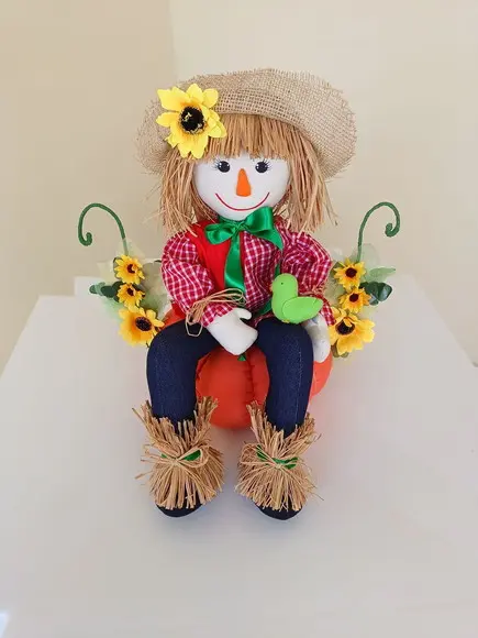Espantalho Boneco de Pano na Abóbora