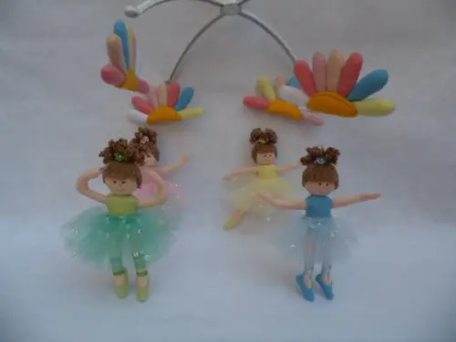 Móbile berço musical bailarinas.