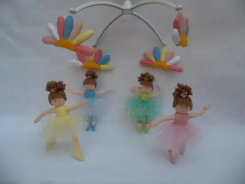 Móbile berço musical bailarinas.