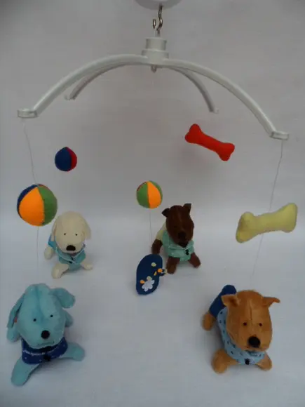 Móbile Musical giratório para berço