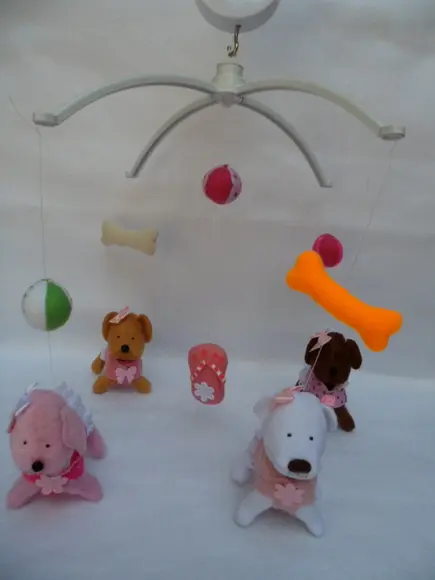 Móbile Musical giratório para berço