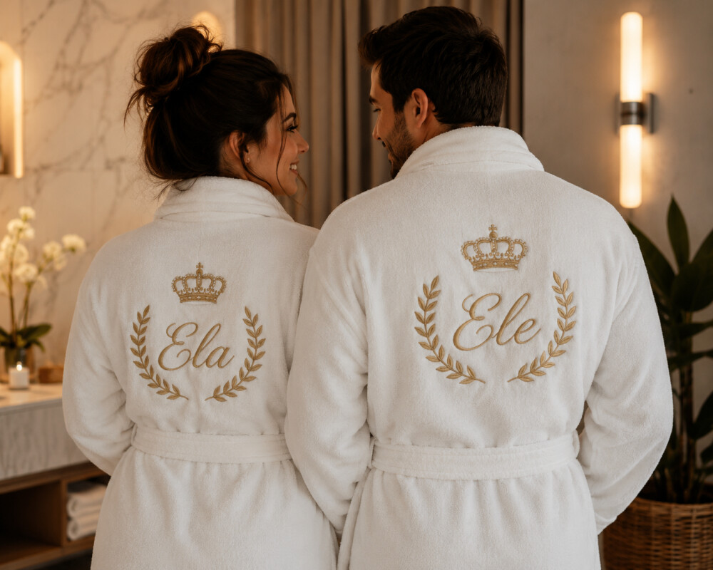 Kit 2 Roupões Casal Bordado com Nome Exclusivo