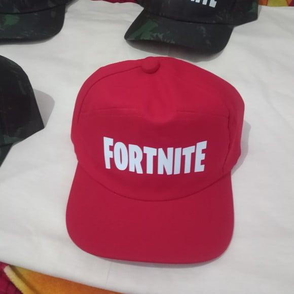 Boné de Festa com Nomes