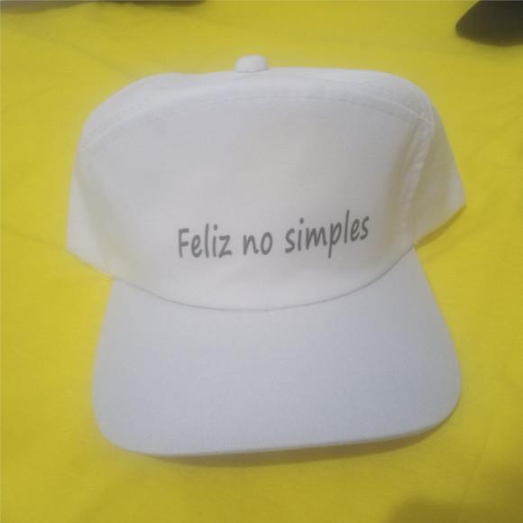 Boné Feliz no Simples