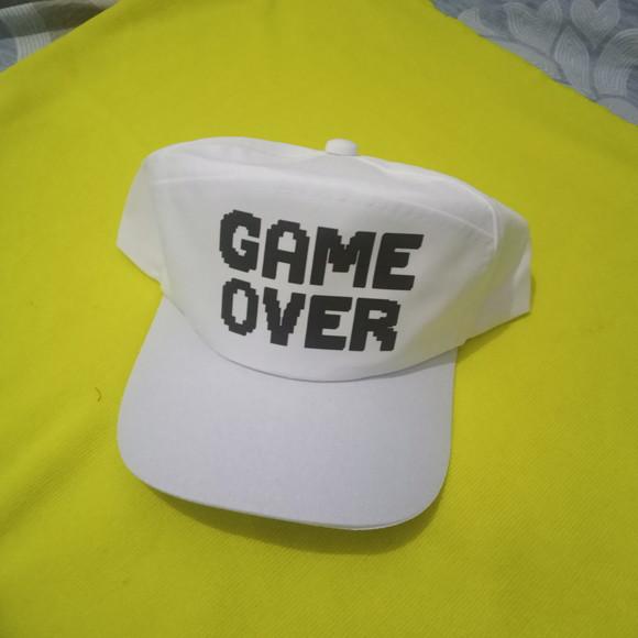 Boné Game Over
