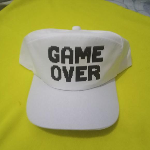 Boné Game Over