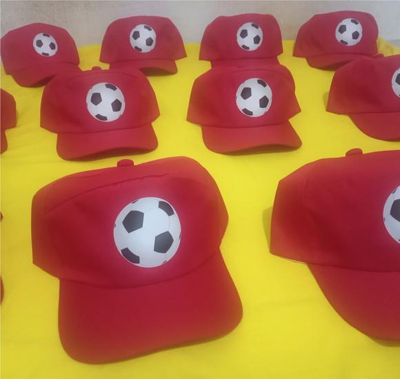 Boné Lembrancinha Tema Futebol