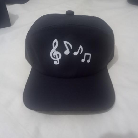 Boné Notas Musicais