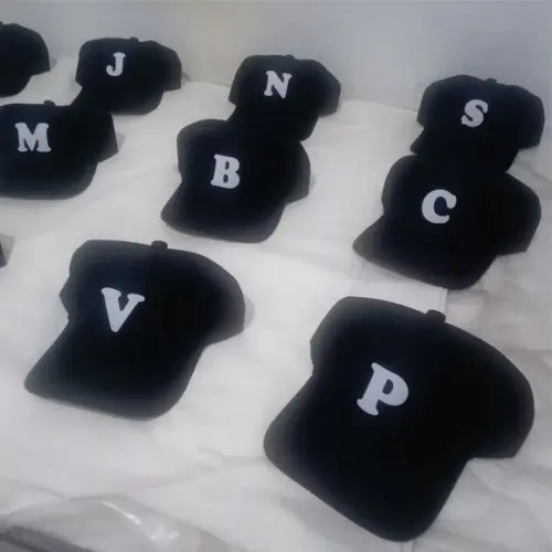 Boné com Iniciais