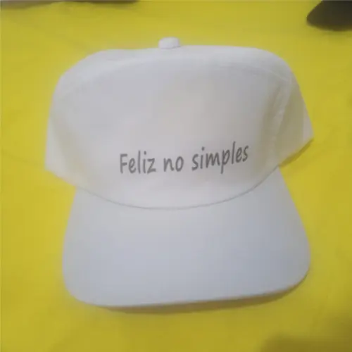Boné Feliz no Simples