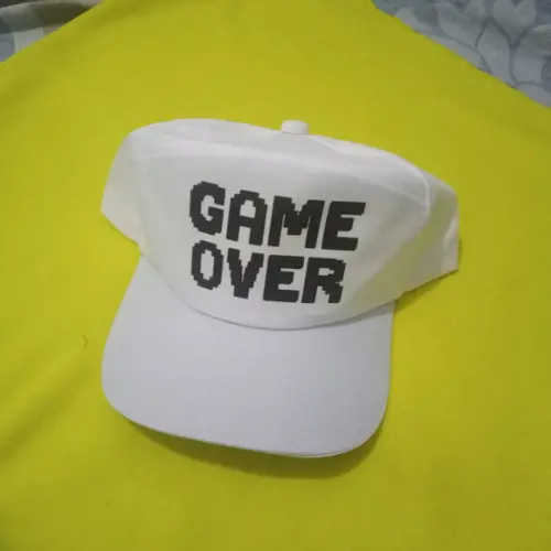 Boné Game Over