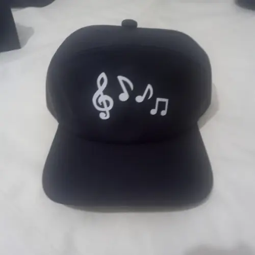 Boné Notas Musicais