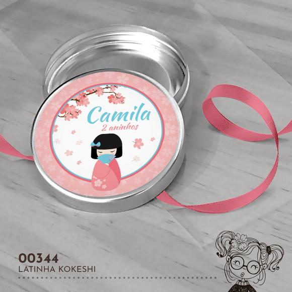 Latinha Adesivada Kokeshi - 00344