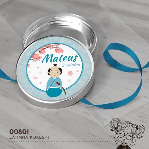 Latinha Adesivada Kokeshi - 00801