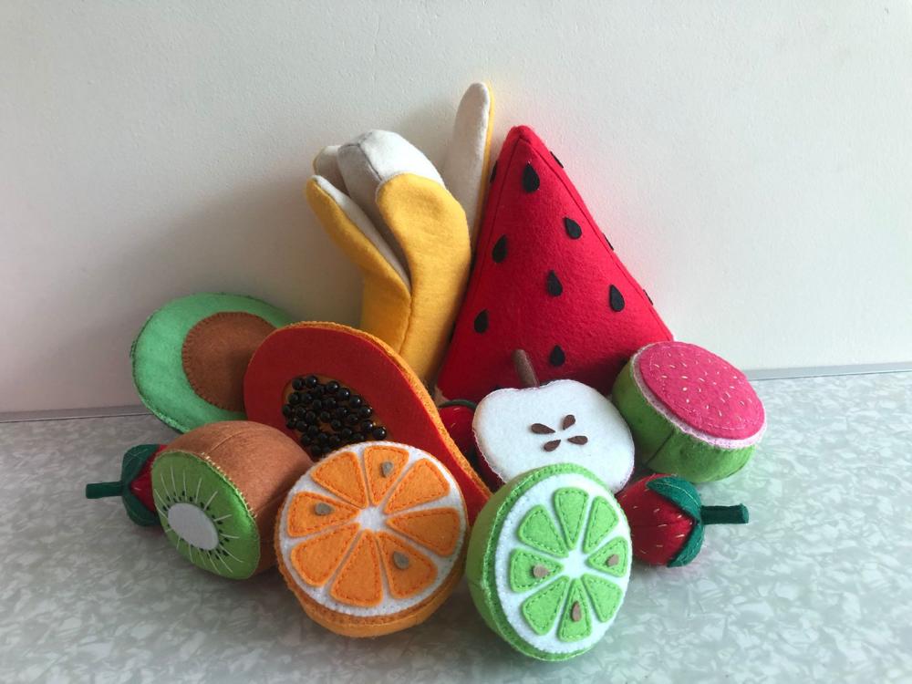 Kit de frutas em feltro com 12