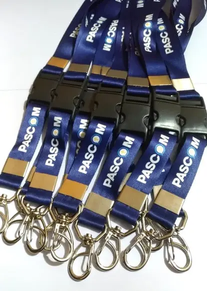 50 Cordões Personal. com a Sua Marca de 20mm com Chaveiro