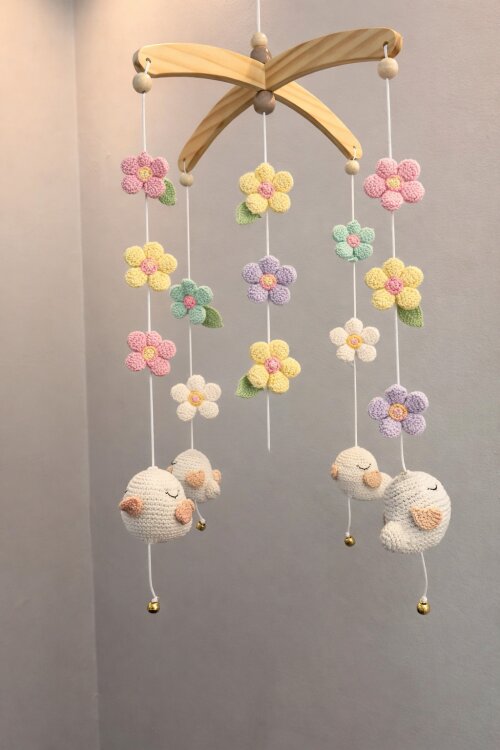 Móbile de Berço em Amigurumi jardim encantado
