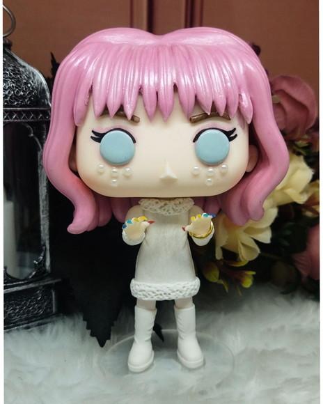 Biscuit Estilo Funko Pop Wandinha e Enid Versão Baile