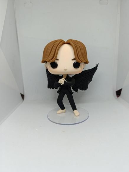 Funko Biscuit J-hope Versão Black Swan Bts