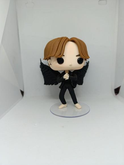 Funko Biscuit J-hope Versão Black Swan Bts
