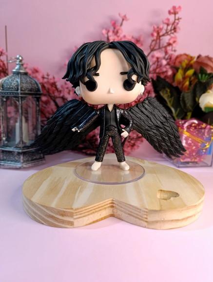 Funko Biscuit Kim Taehyung Versão Black Swan Bts