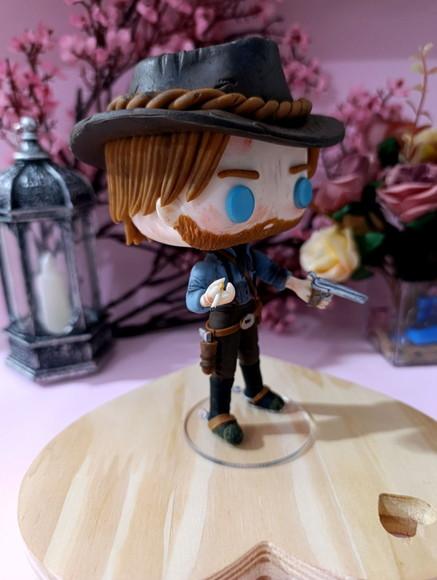 Funko em Biscuit Arthur Morgan Personagem do Jogo Red Dead